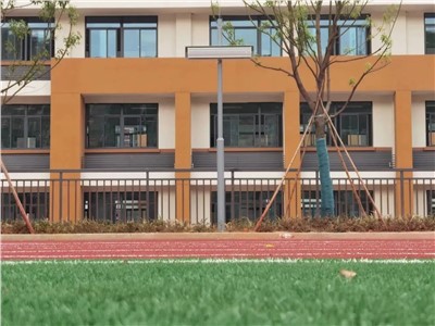 金博宝188欢迎您
“静音操场”场景纷纷落地，让操场广播声音不再扰民！